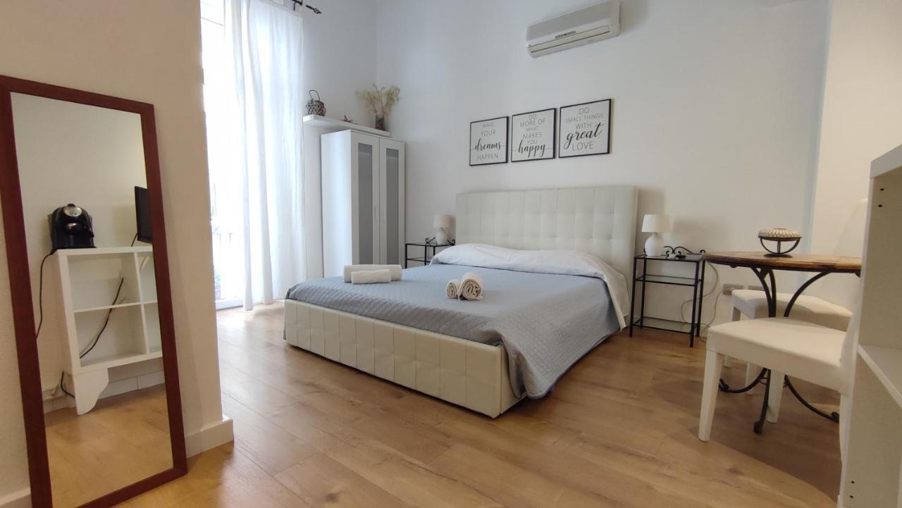 Living Cagliari Marina Bed & Breakfast Exterior photo